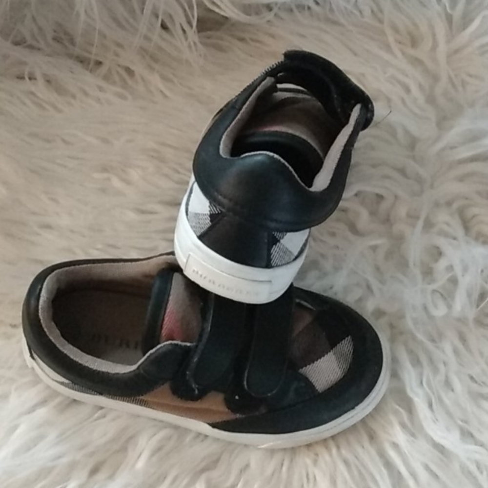 Shoes - Picture 4 of 4